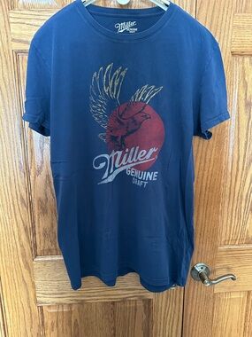EUC❗️Lucky Brand MGD Beer Graphic Tee with Red & Gold Eagle